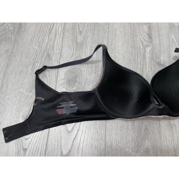 Victoria secret push up bra - Picture 3 of 5